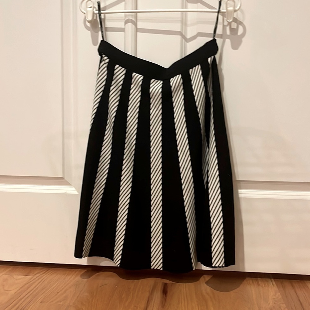 Brand new Calvin Klein size S black and white knit A-line skirt